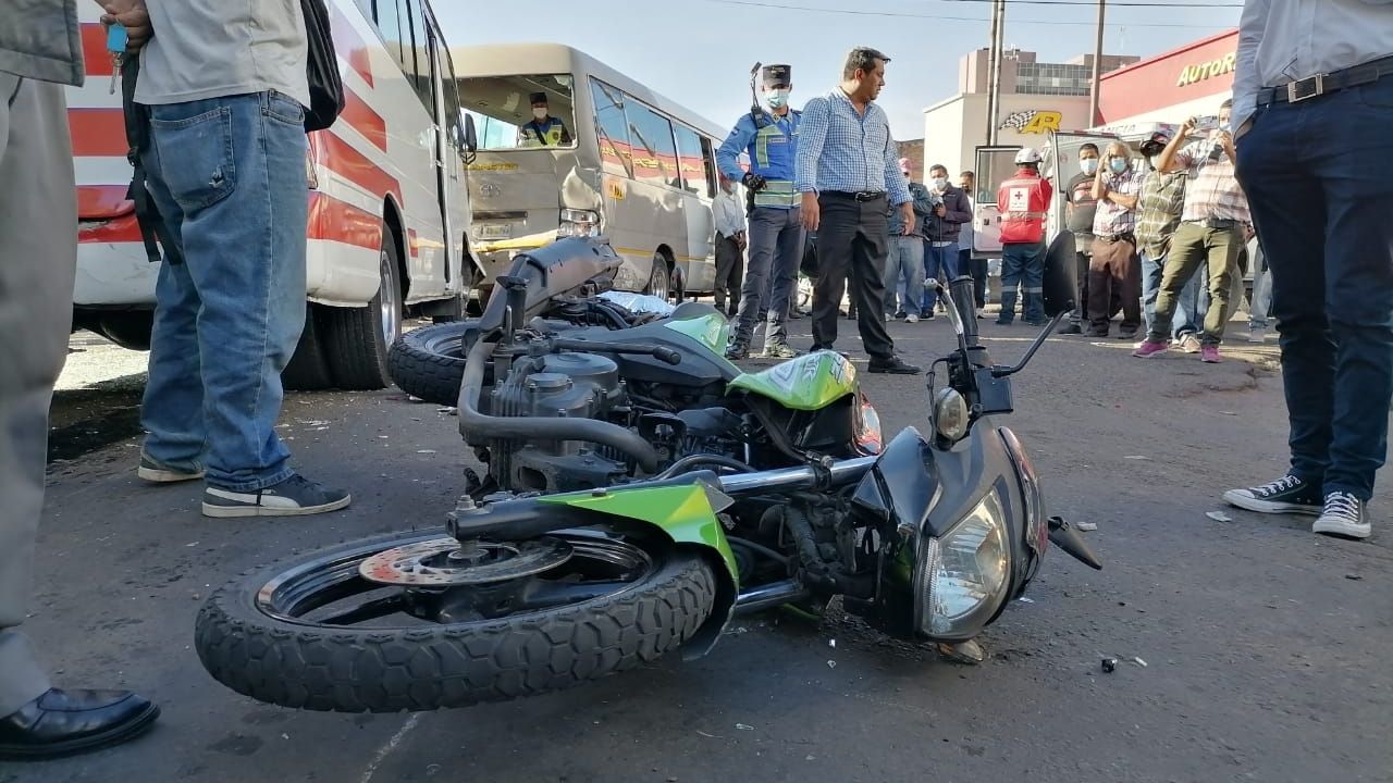 Muere hondureña tras ser embestida por dos rapiditos en Comayagüela; iba con su esposo a trabajar