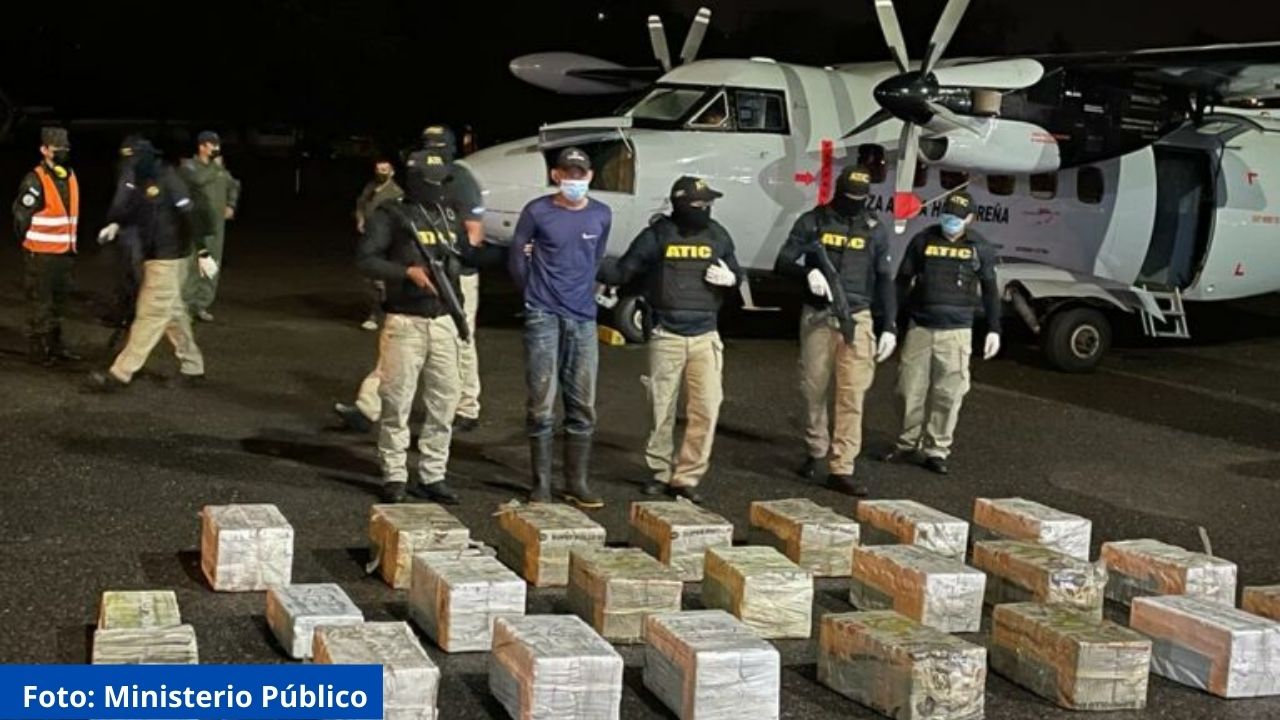 Interceptan avioneta con supuesta droga procedente del sur de América en Gracias a Dios