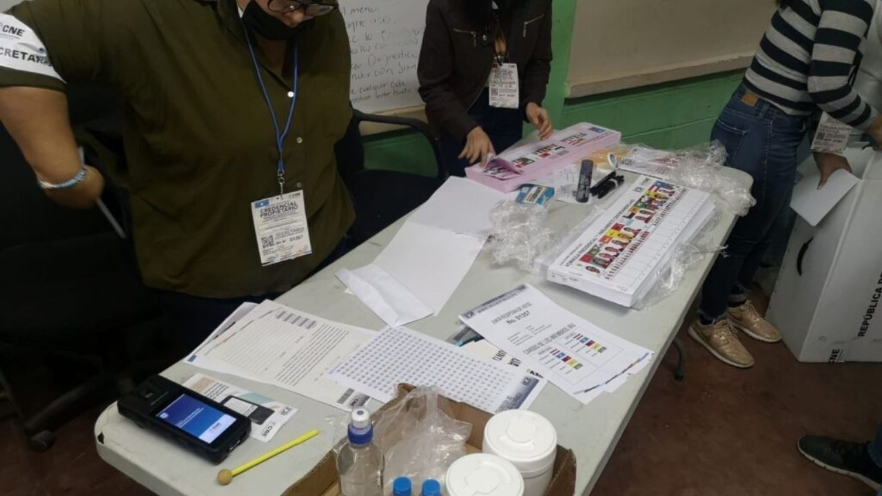 Estados Unidos llama a la 'calma y paciencia' en el escrutinio de votos tras elecciones en Honduras