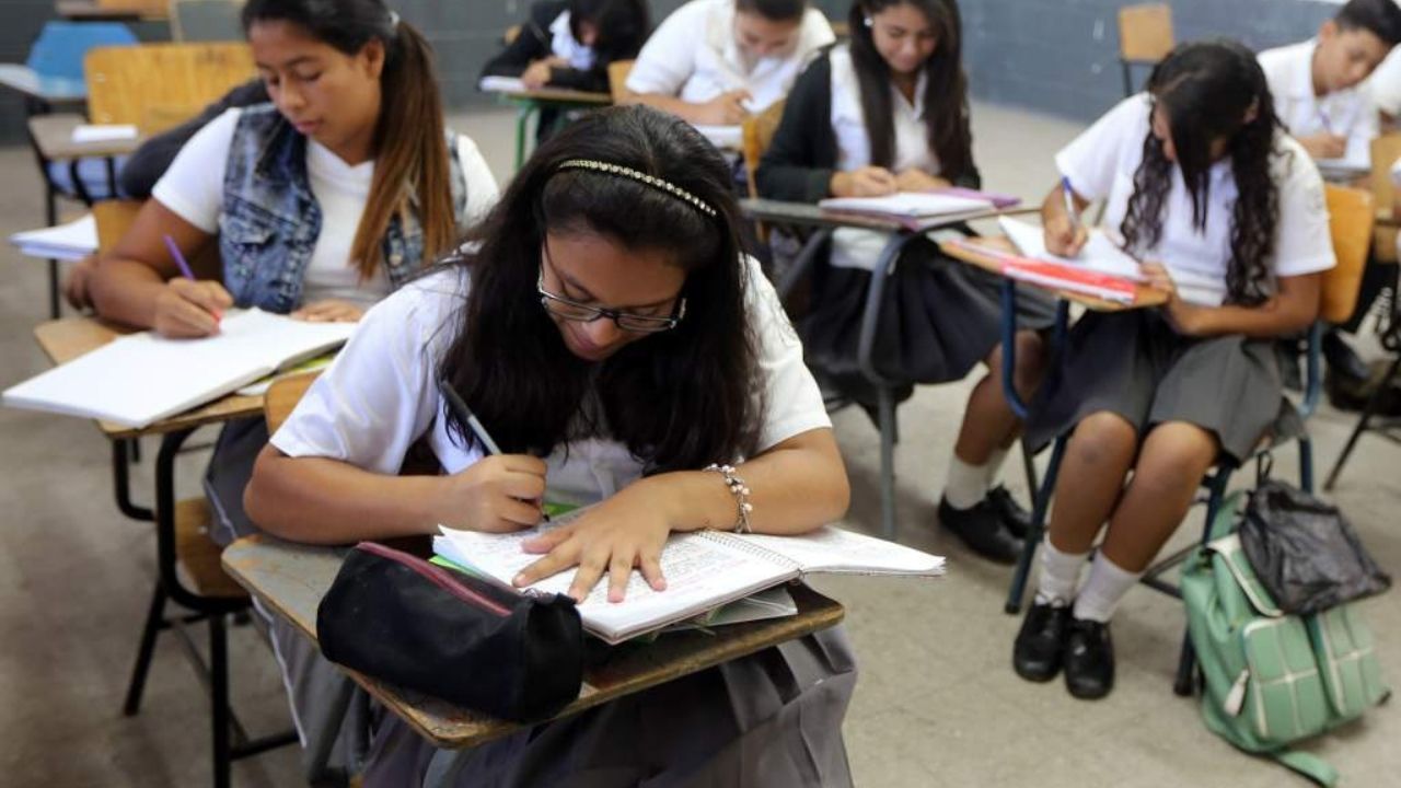 Editorial HRN: Educación pública y gobiernos excluyentes y fallidos