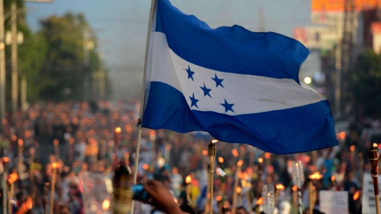 Solo el 15% de hondureños está satisfecho con calidad de la democracia; expertos cuestionan a políticos