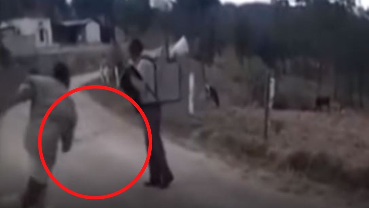 'Dale, dale, Satanás'; dice pastor mientras es azotado por un hombre que se enojó por la prédica