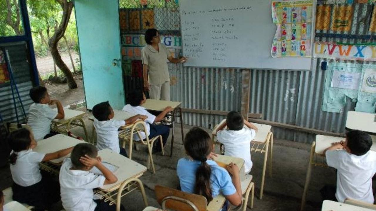 Respecto al período 2021: Presupuesto para la educación crecerá menos en 2022
