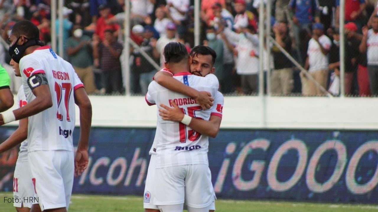 Olimpia se acerca a su segundo tetracampeonato tras vencer 2-0 al Real España en la final de ida del Apertura 2021