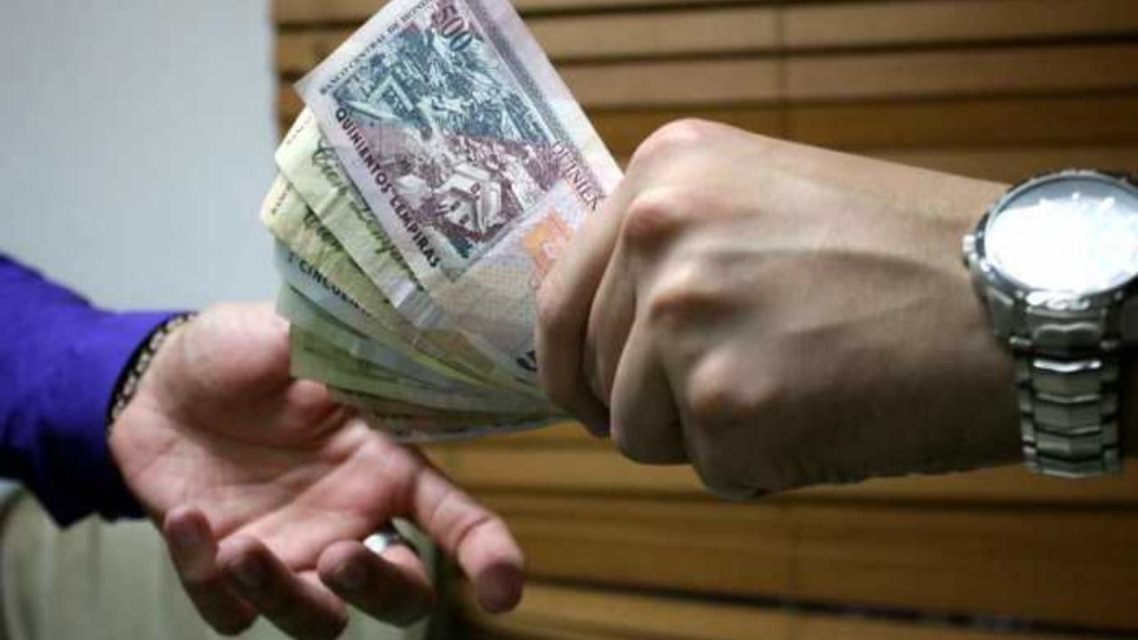 Al menos 200 millones de lempiras se llevan los corruptos cada 24 horas en Honduras