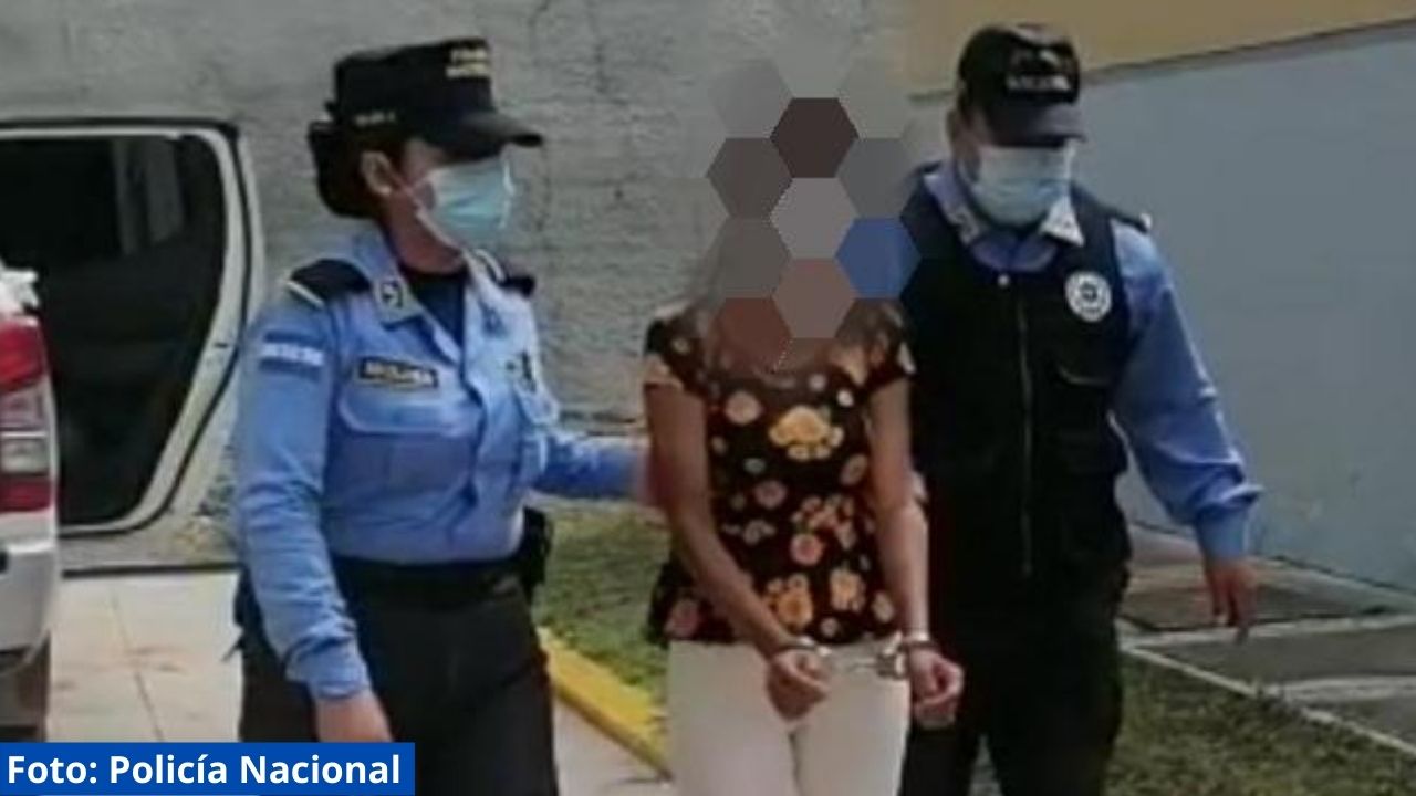 Detienen mujer acusada de prostituir a su hija de 18 años en Santa Bárbara