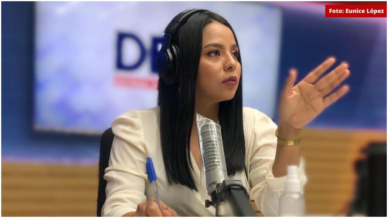 Conmovedor mensaje de Eunice López tras recibir el Premio Micrófono de Plata 2021