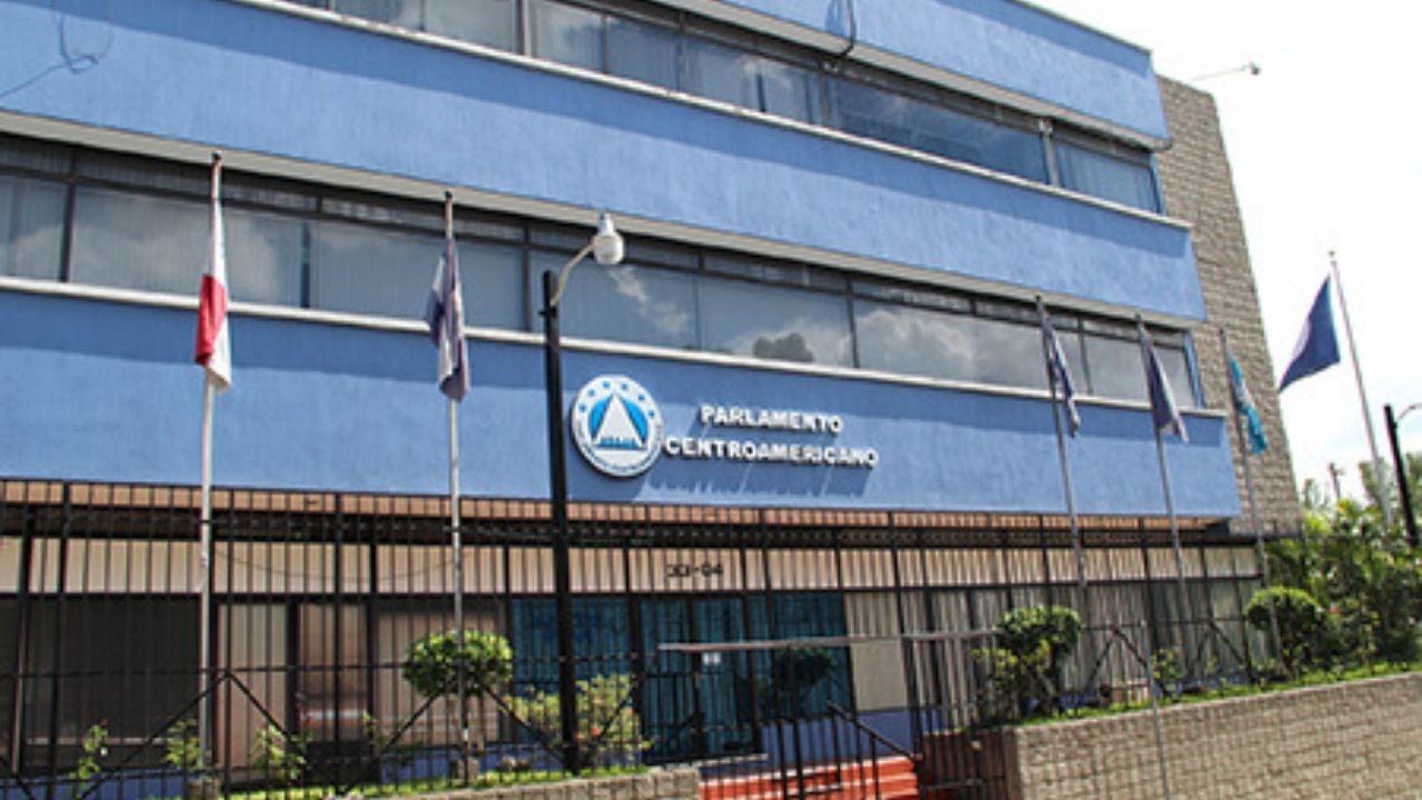 Libre y Partido Nacional monopolizan puestos en Parlamento Centroamericano