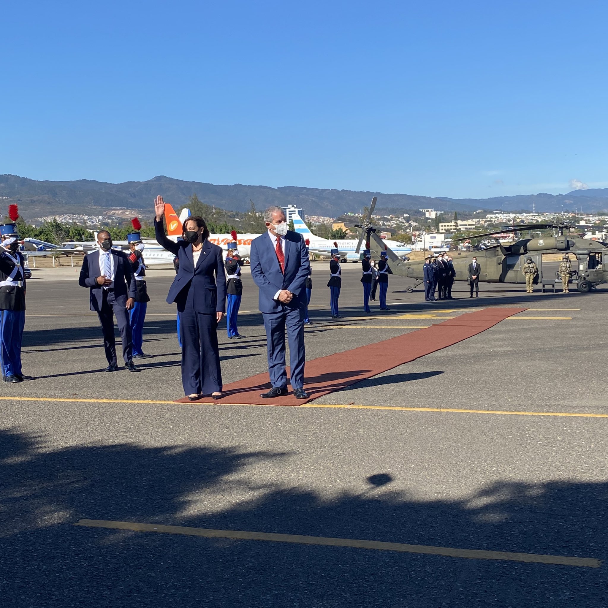 Fotos: Así fue la llegada de Kamala Harris a Tegucigalpa, Honduras