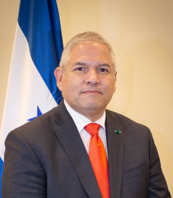 Eduardo Enrique Reina será el ministro de Relaciones Exteriores de Honduras