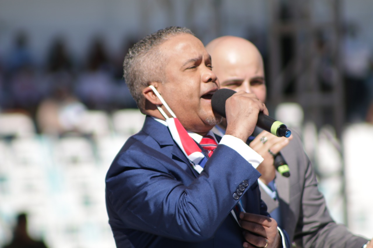 Héctor Acosta ‘El Torito’ pone a bailar bachata a los seguidores de Xiomara Castro previo a la toma de posesión en el Estadio Nacional