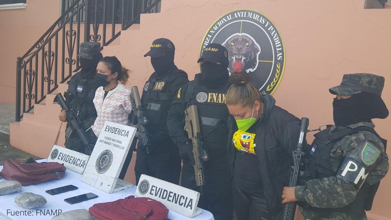 FNAMP captura a dos mujeres, supuestas integrantes de la MS-13