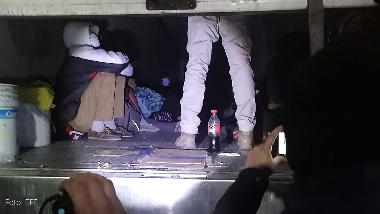 Interceptan a 65 migrantes hacinados en un tráiler en el norte de México;  15 son de Honduras