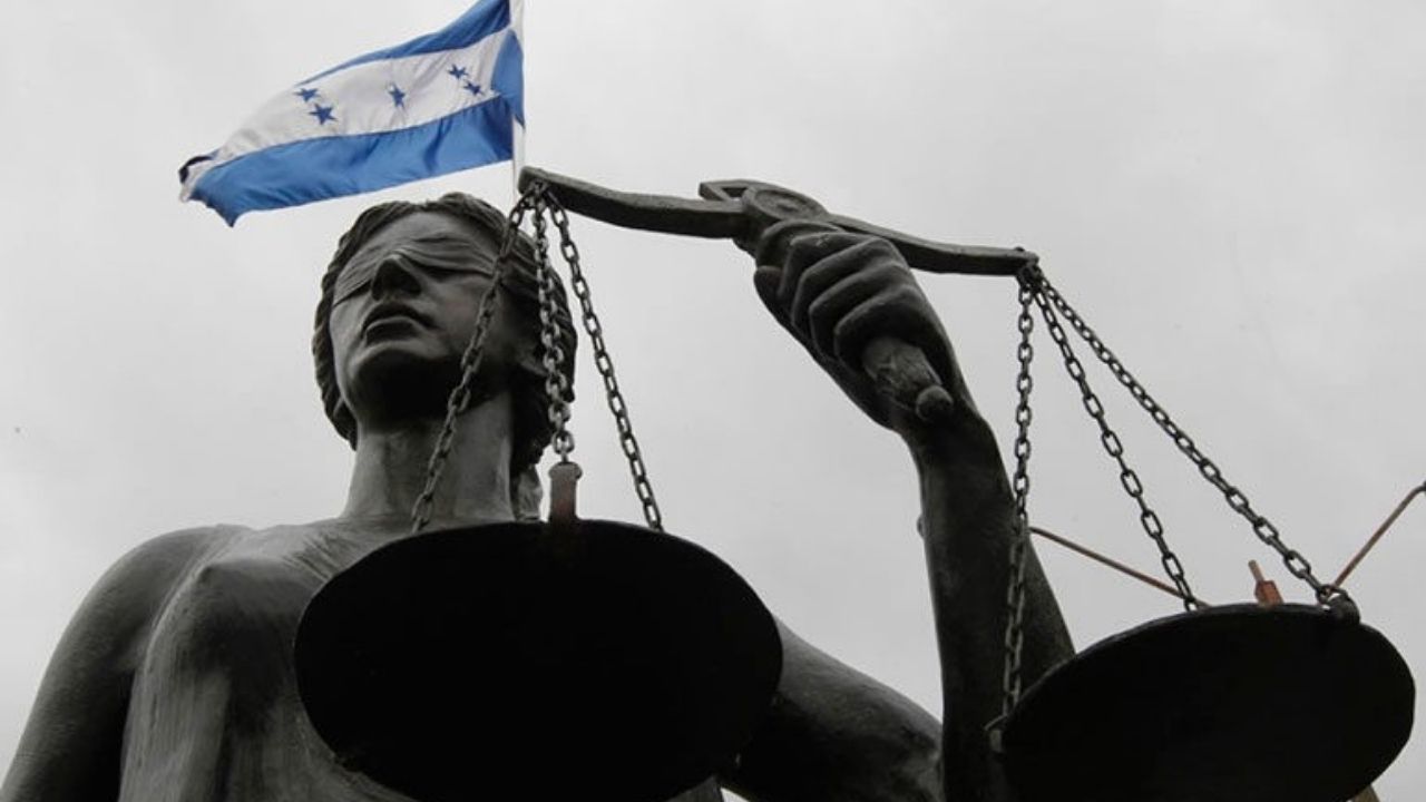 Dictan arresto domiciliario contra funcionario del Colegio de Abogados de Honduras