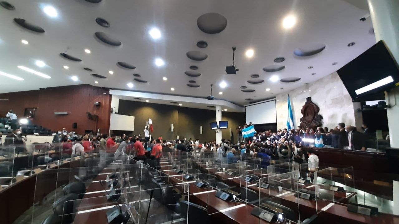 Diputados deben enviar mensaje de diálogo para cumplir agenda de lucha anticorrupción, estiman analistas
