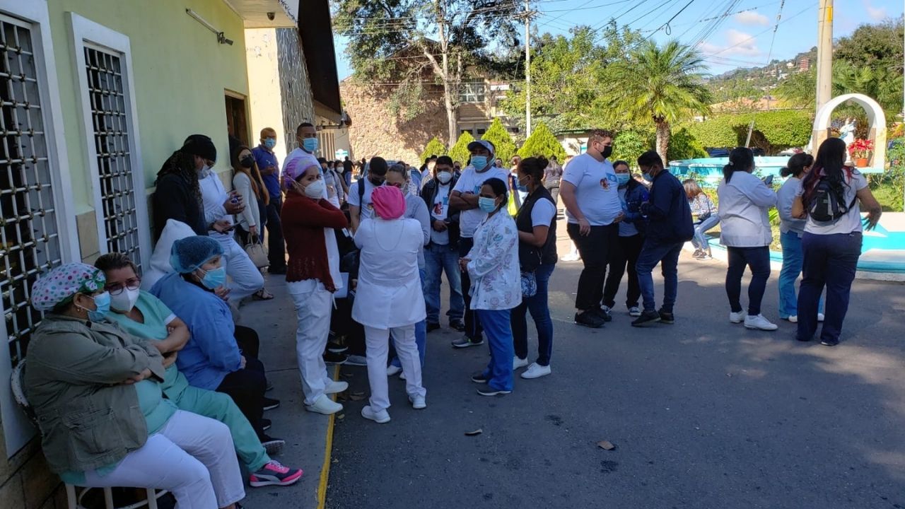 Secretaría de Salud contrata más de 1,900 trabajadores de primera línea tras acuerdo con la ANEEAH