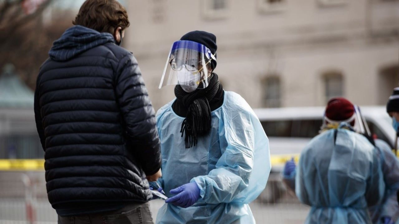 Ómicron: Estados Unidos reporta más de 900 mil casos diarios de covid