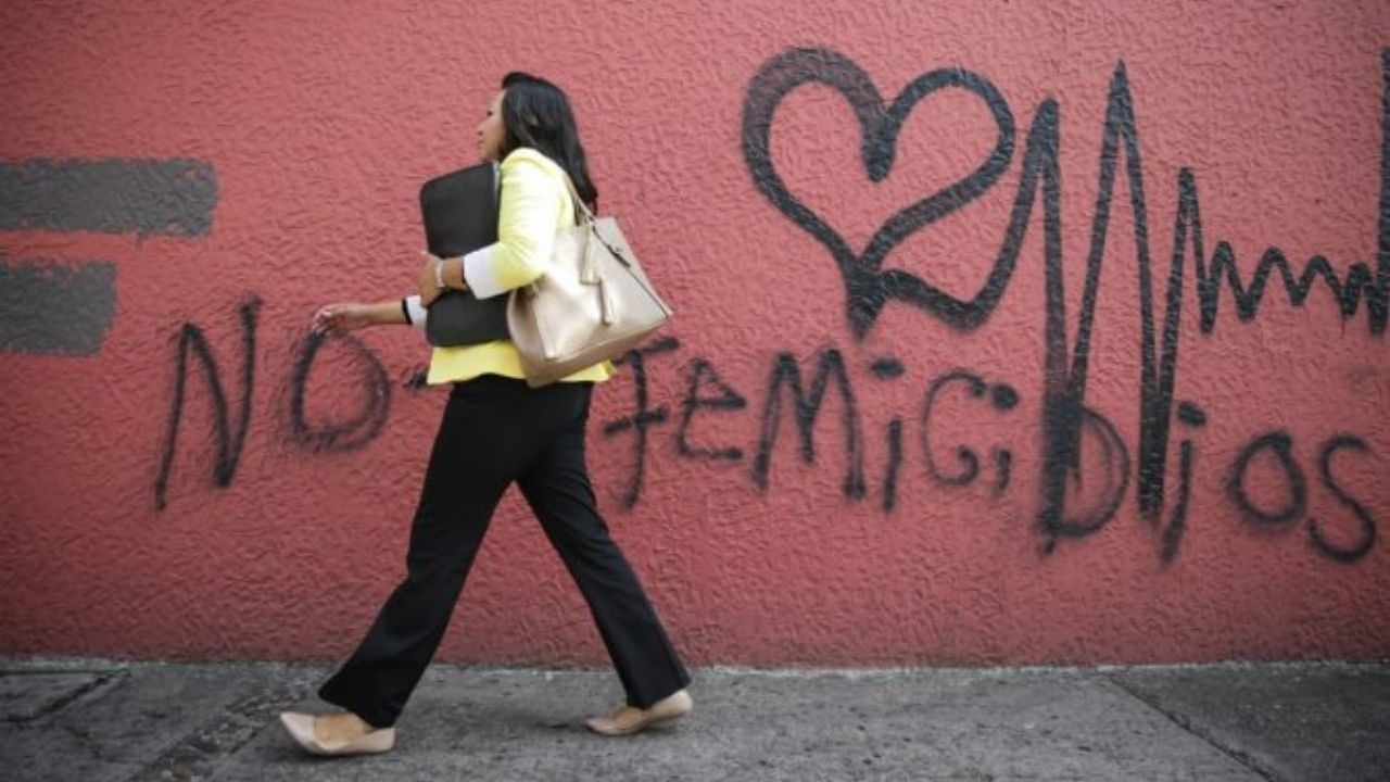 Cada 27 horas con 33 minutos muere una mujer de forma violenta en Honduras, según el IUDPAS