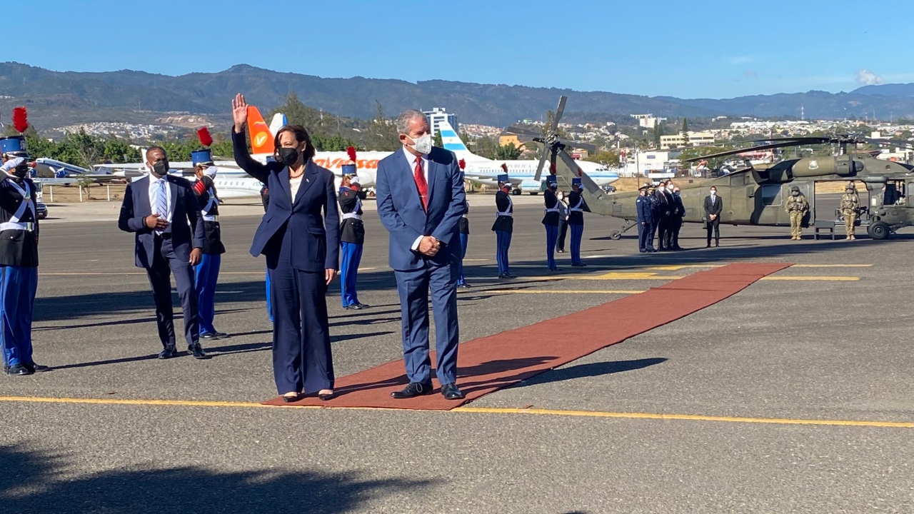 Fotos: Así fue la llegada de Kamala Harris a Tegucigalpa, Honduras