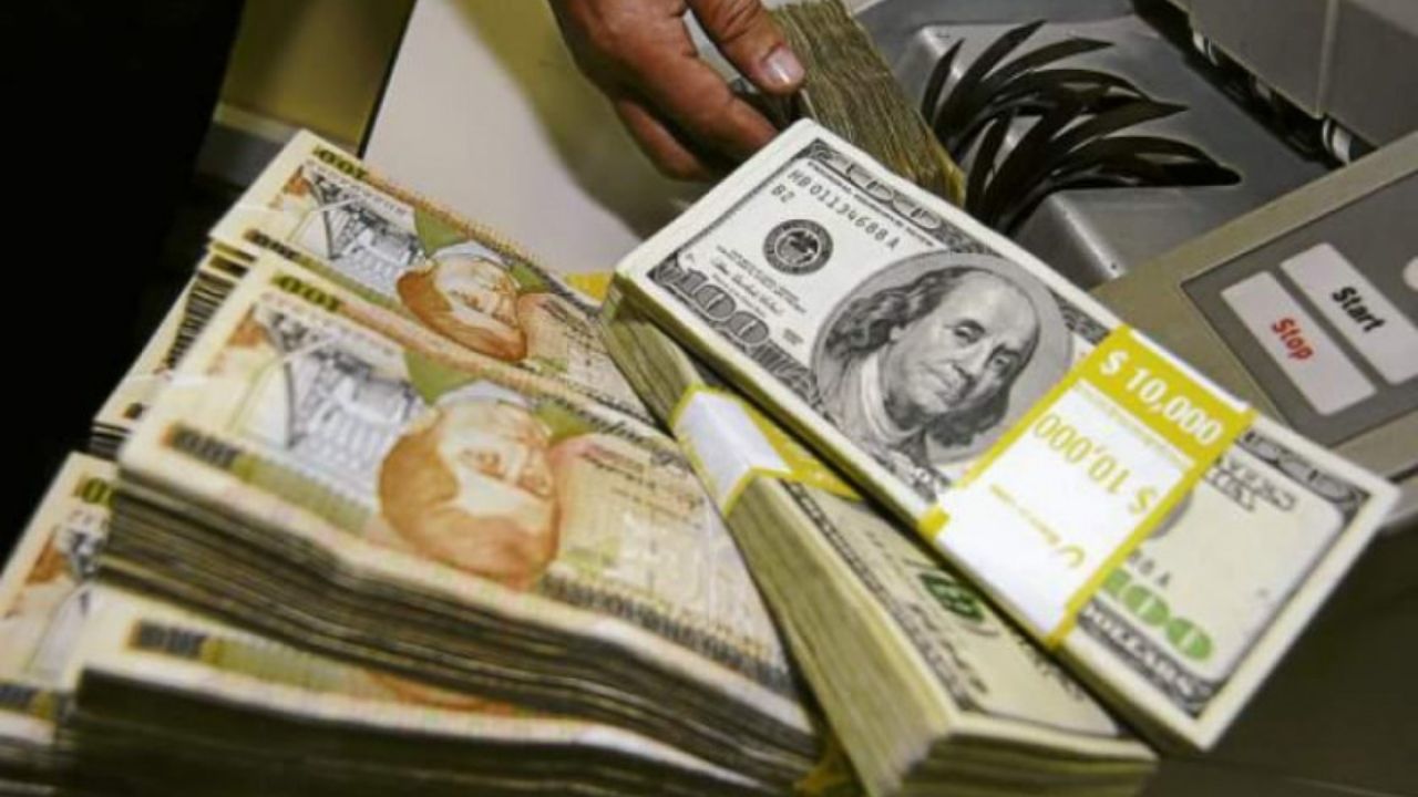 Lempira es devaluado para elevar impuestos y favorecer pequeños grupos económicos, cuestionan expertos