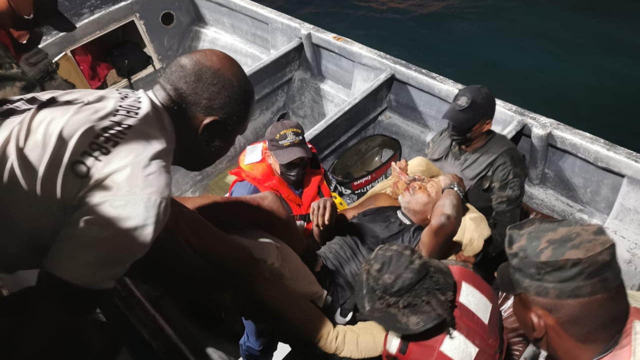 La Mosquitia: rescatan a pescador que perdió su pie en alta mar