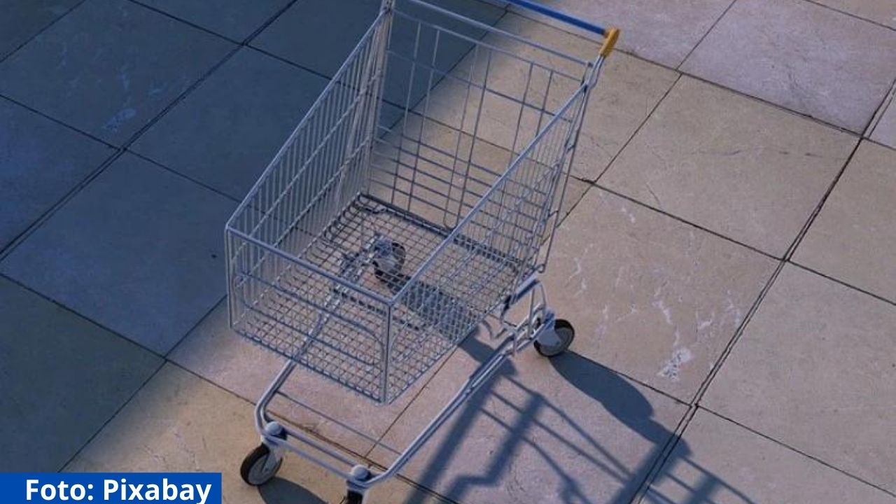 Mujer intentó comprar el hijo de otra en un supermercado y esto fue lo que pasó