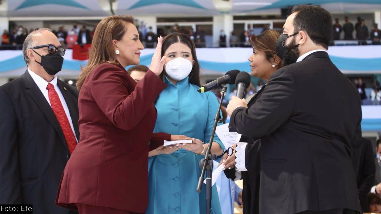 Xiomara Castro jura como presidenta de Honduras y envía al Congreso Nacional el decreto para derogar las ZEDE