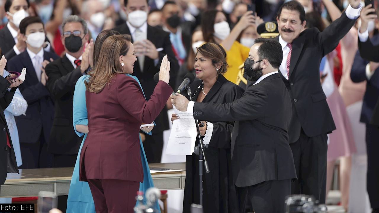 Xiomara Castro jura como presidenta de Honduras y envía al Congreso Nacional el decreto para derogar las ZEDE