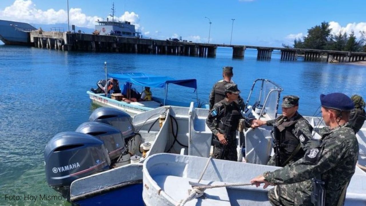 Rescatan a cuatro hondureños que se encontraban a la deriva al norte de Puerto Castilla