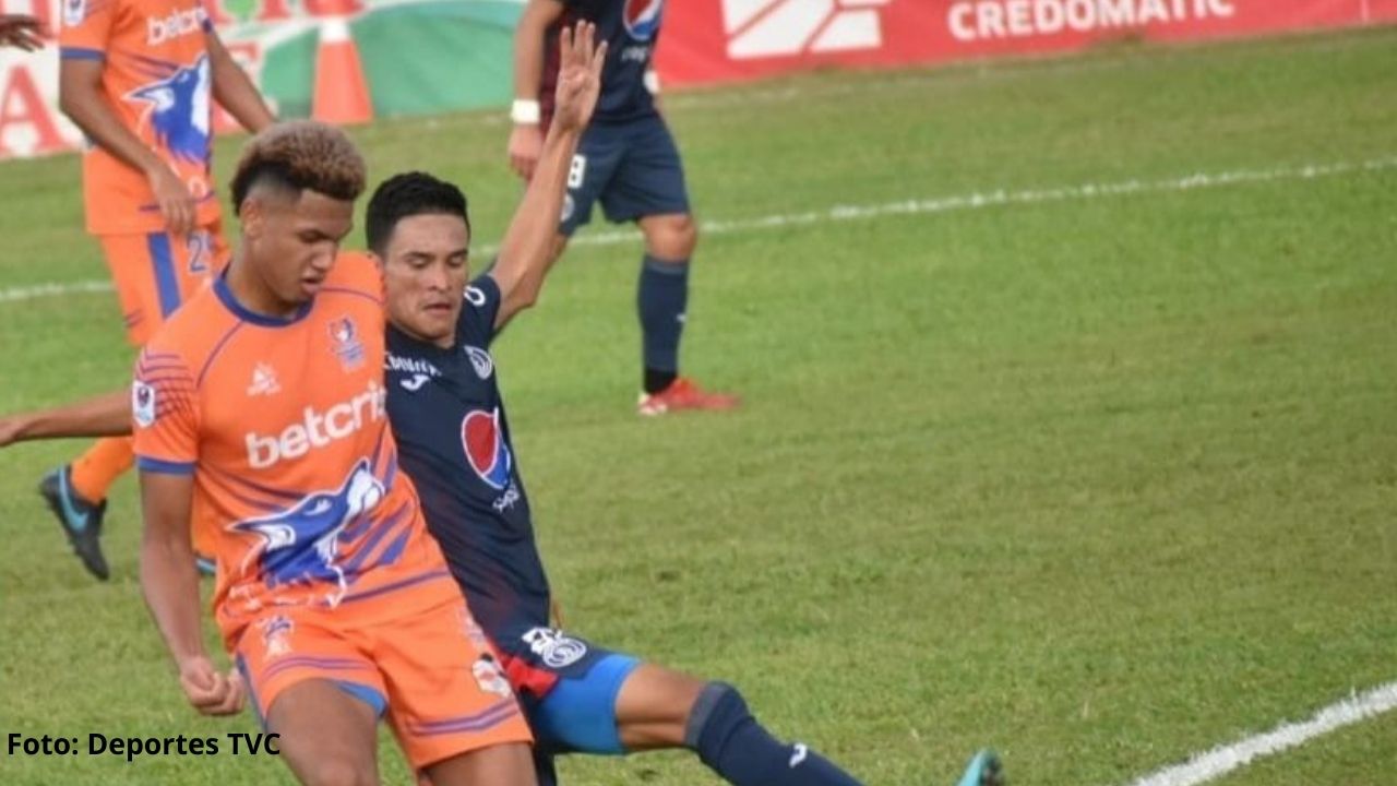 Motagua empata 0-0 con Lobos de la UPN en el Marcelo Tinoco