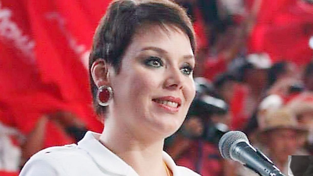 Así canta  la diputada Beatriz Valle