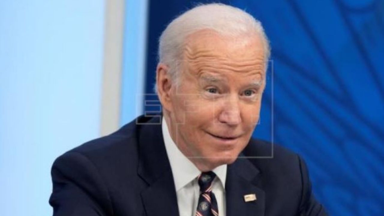 Imagen de Joe Biden promete a Zelensky la condena internacional y sanciones contra Rusia