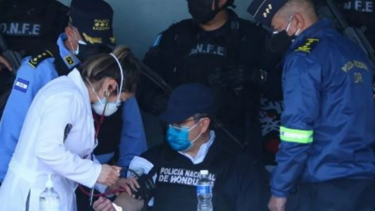 Esta restricción debe cumplir el  expresidente Hernández durante su reclusión en 'Los Cobras'