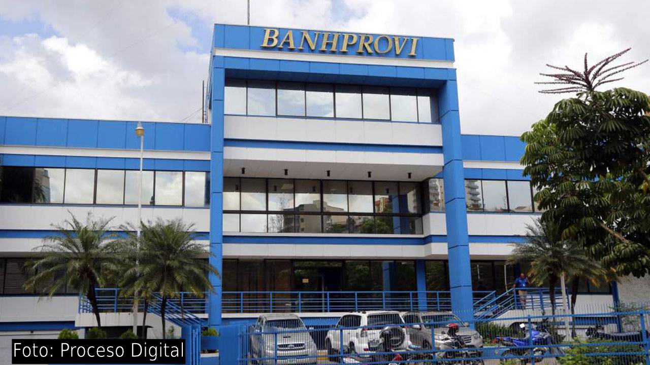 Una decena de funcionarios de Banhprovi ganan entre 140 mil y 342 mil lempiras