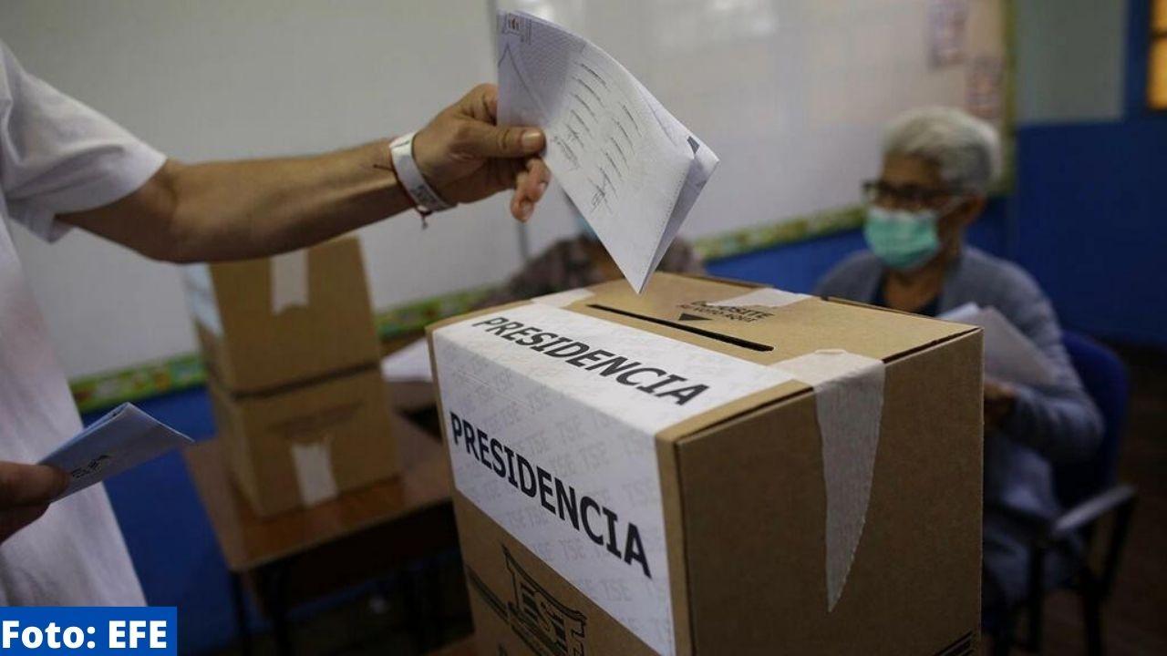 Cierran las mesas de votación en las elecciones de Costa Rica
