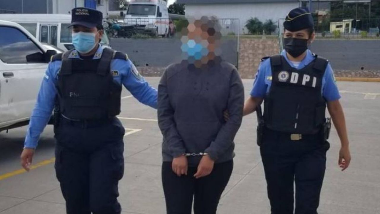 Hondureña acuchilla en el cuello a su compañera de trabajo