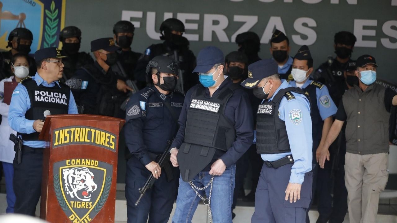 ¿Qué le espera a Juan Orlando Hernández si llega a suelo estadounidense?