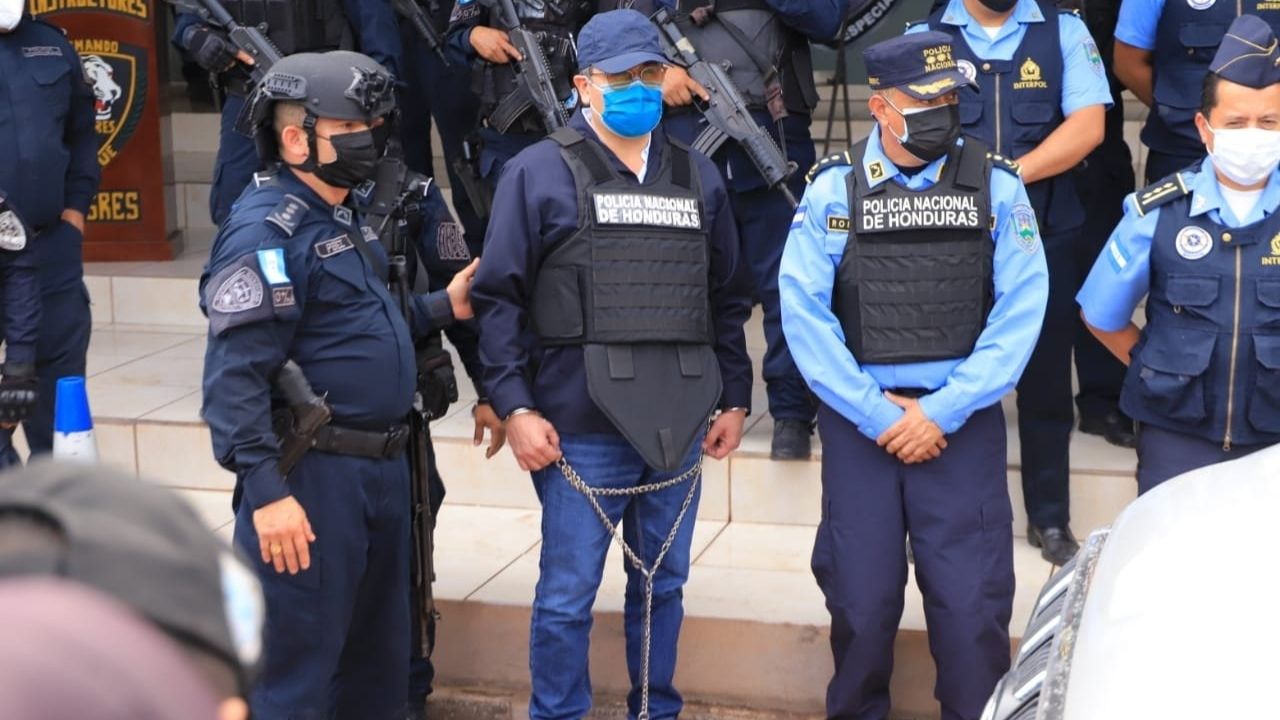 Defensa de Juan Orlando Hernández busca agotar instancias para que se le siga el proceso en Honduras