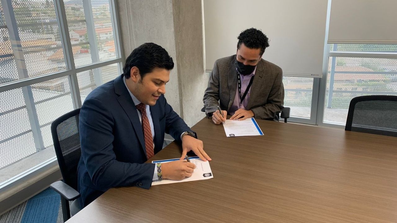 Titular del SAR se baja el salario por la 'precaria realidad nacional'