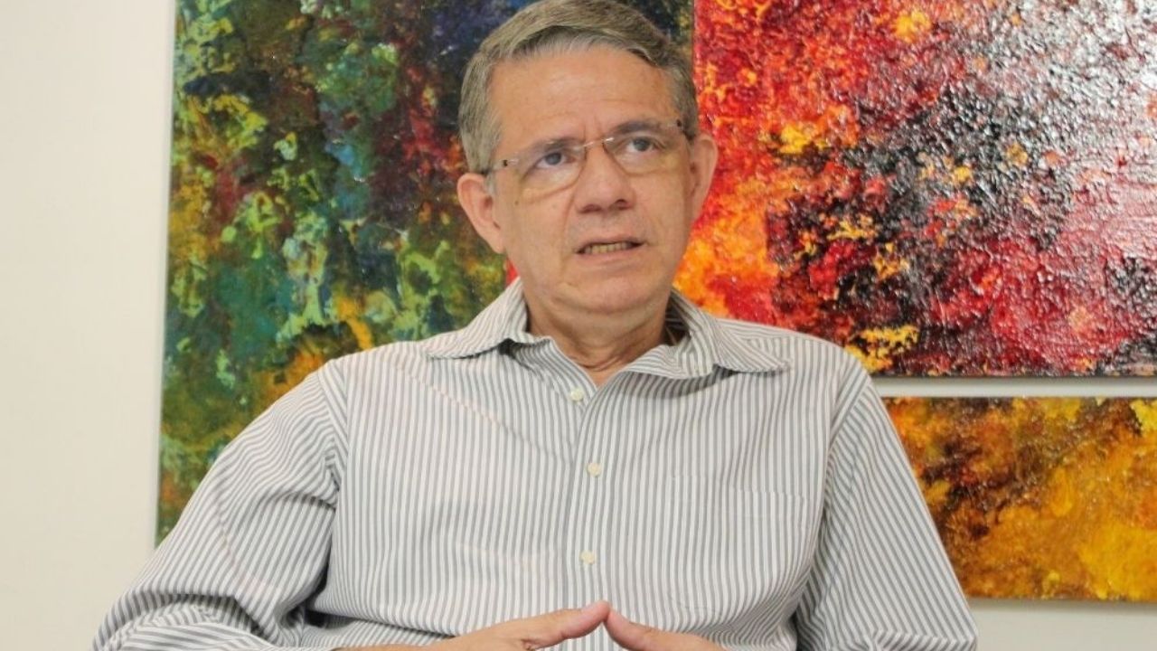 'No vamos a ser tapadera', advierte ministro José Manuel Matheu ante hallazgo de medicamentos vencidos