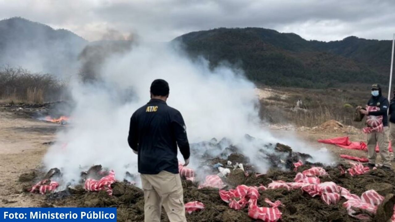 Incineran más de dos mil kilos de marihuana y cocaína en Honduras