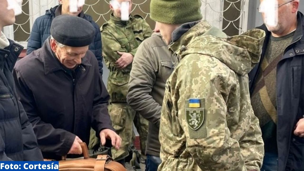 ‘Lo hago por mis nietos’: hombre de 80 años se une al Ejército de Ucrania
