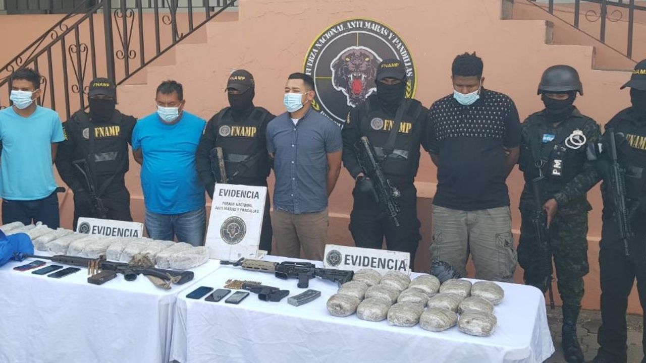 FNAMP captura a seis miembros de bandas criminales implicados en sicariato y venta de drogas