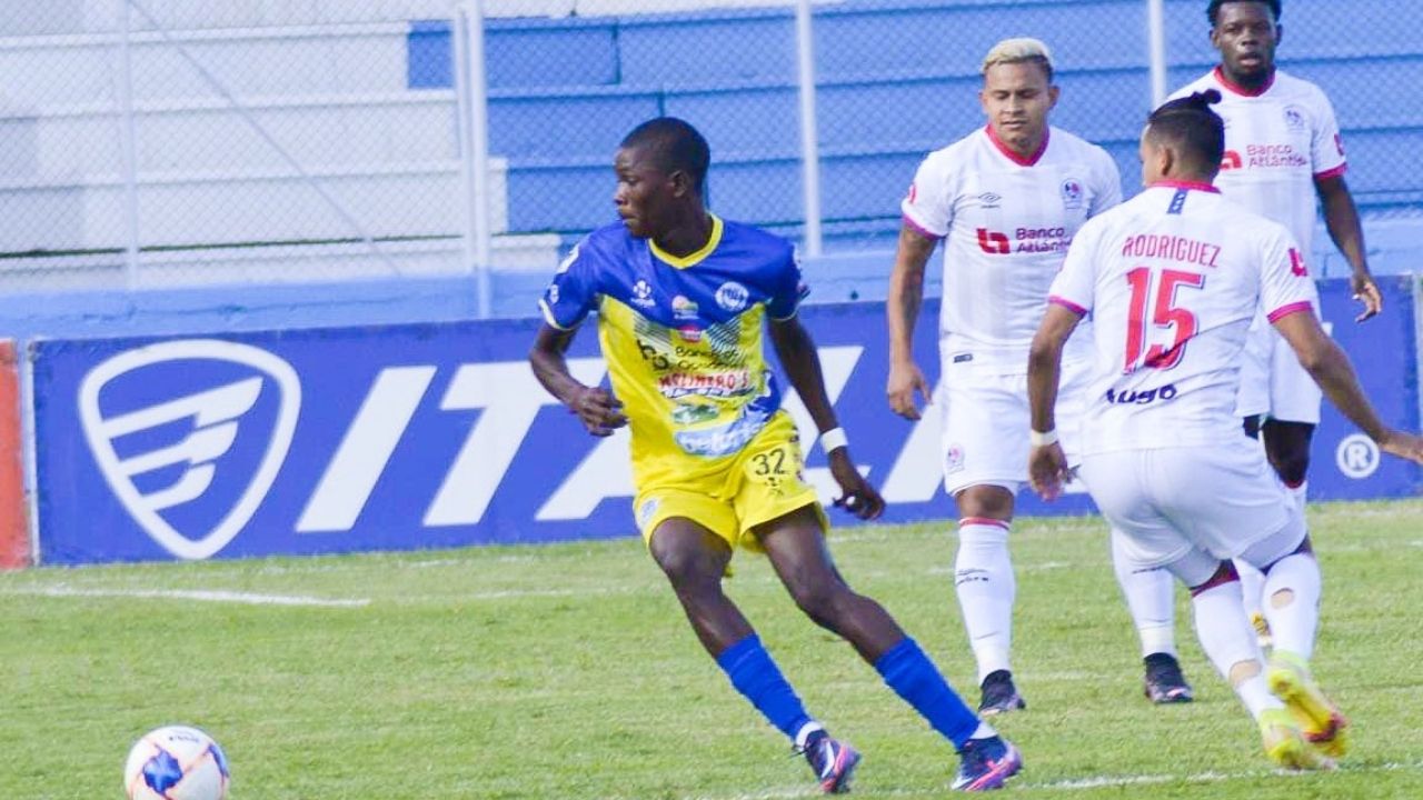 Imagen de Victoria retoma el liderato tras vencer al Olimpia. Aquí el resumen de la Liga