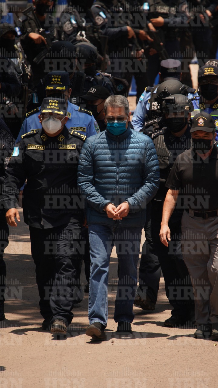 Galería: paso a paso de traslado de Juan Orlando Hernández hacia la base aérea previo a su extradición