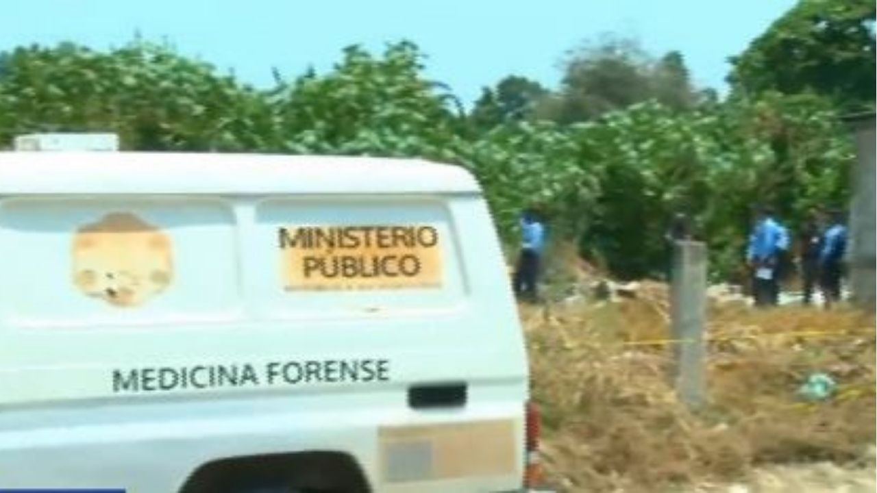 En basurero dejan el cuerpo de un joven con un rótulo explicaría su muerte en el norte de Honduras