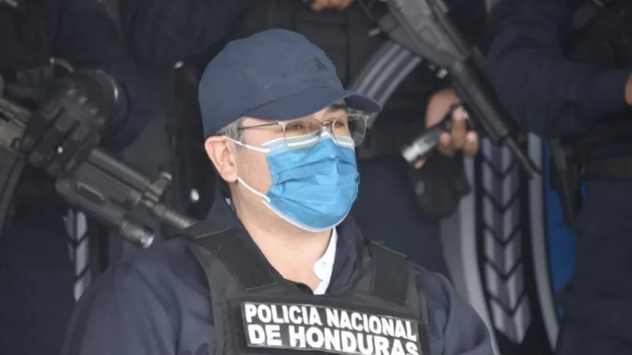 JOH ha bajado de peso y solo llevará tres cosas consigo en avión de la DEA, director de la Policía Nacional lo explica
