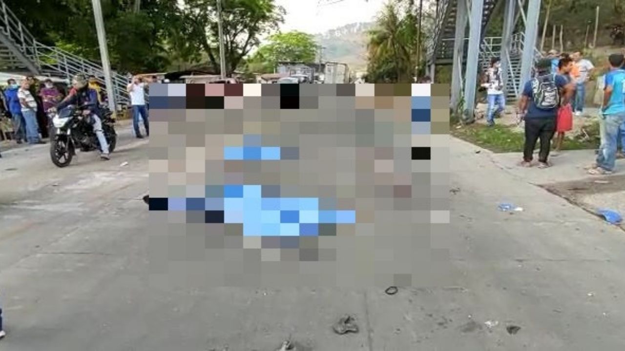 Fuerte vídeo: Padre, madre e hija fueron arrollados por rastra conducida por un guatemalteco