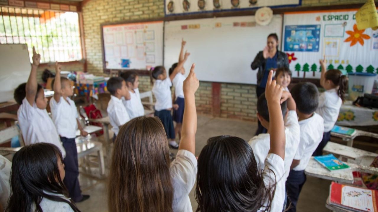 'Todo mundo anda en la calle, playa y cine; no hay más excusas para postergar regreso a clases': Cohep