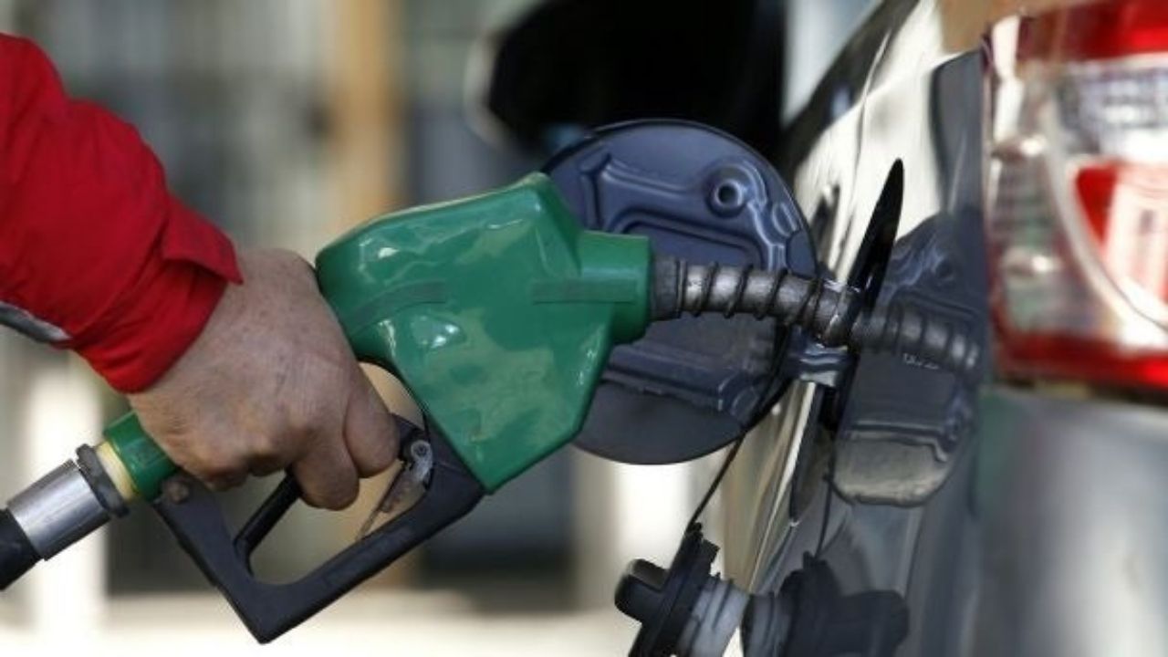 Anuncian rebaja de combustibles para Semana Santa